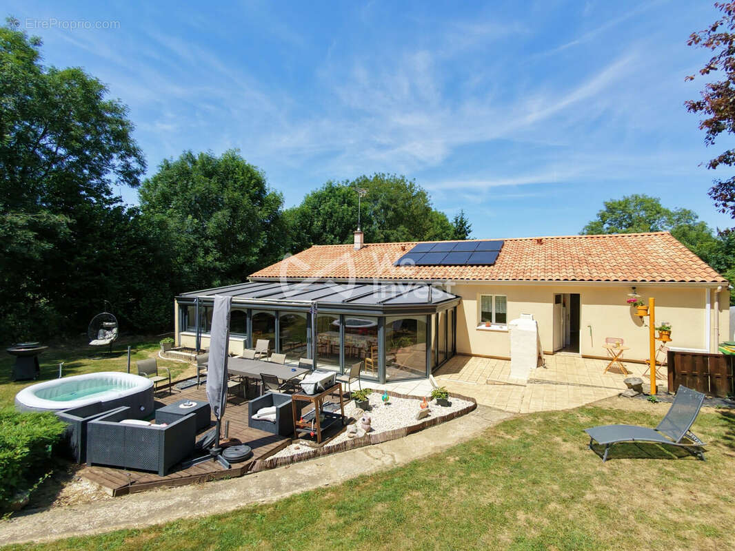 Maison à BECELEUF