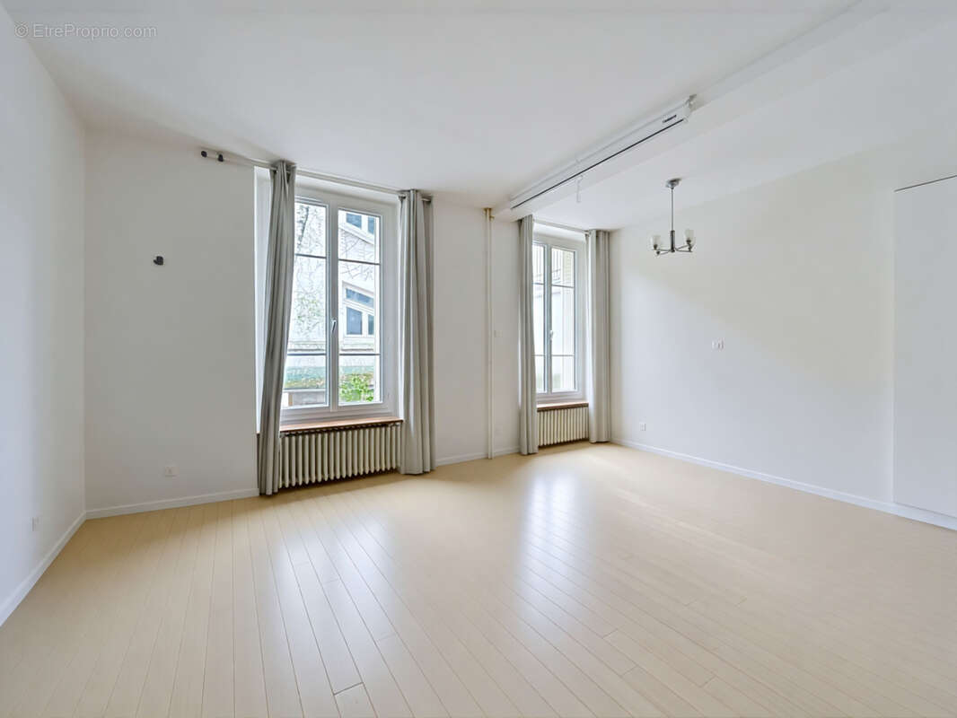 Appartement à PARIS-20E