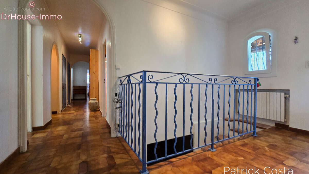 Maison 256 m² à Draguignan  - photo 9