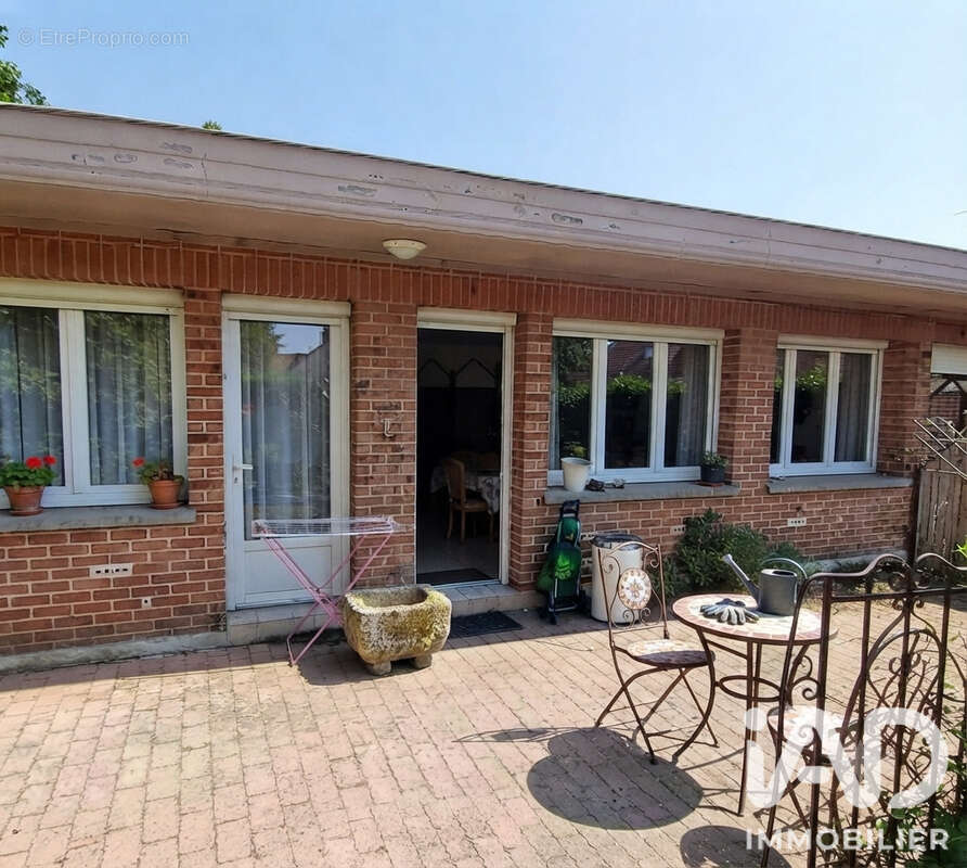 Appartement 360 m² à Maubeuge  - photo 3