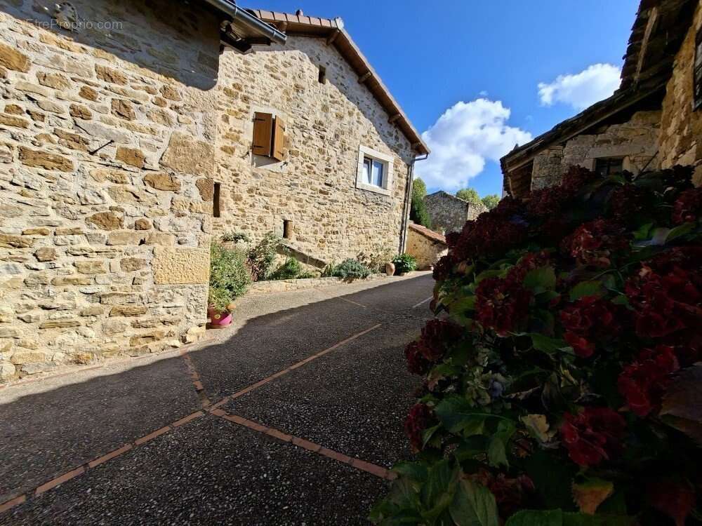 Maison à LENTILLAC-SAINT-BLAISE