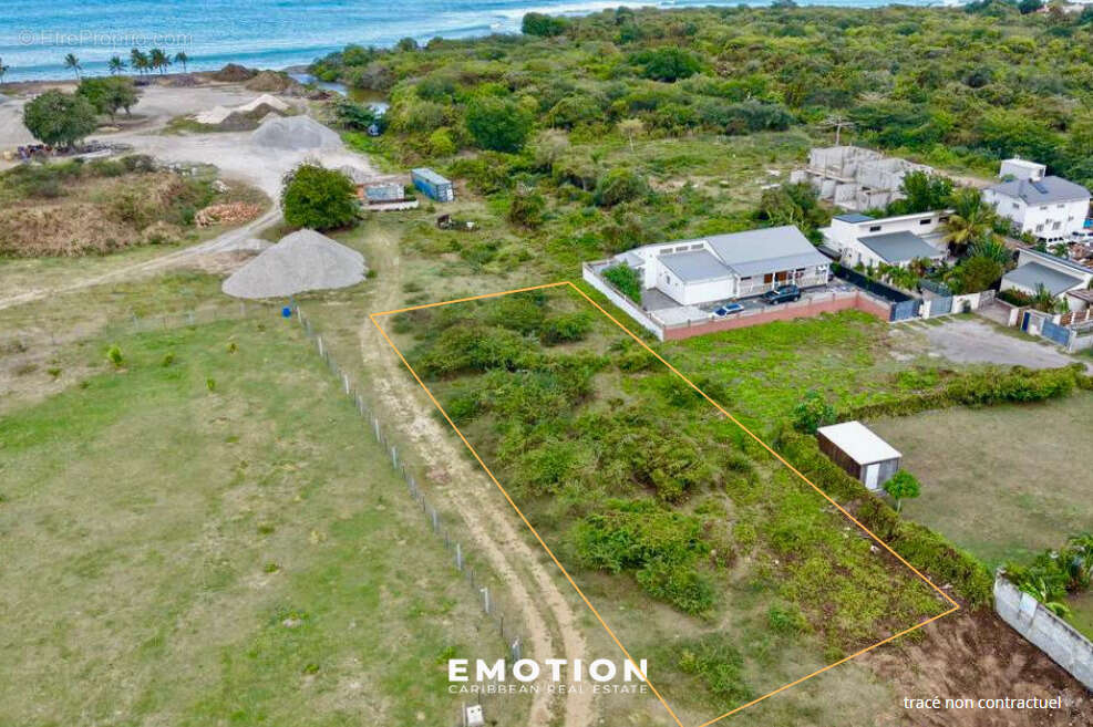 Terrain à SAINT-MARTIN