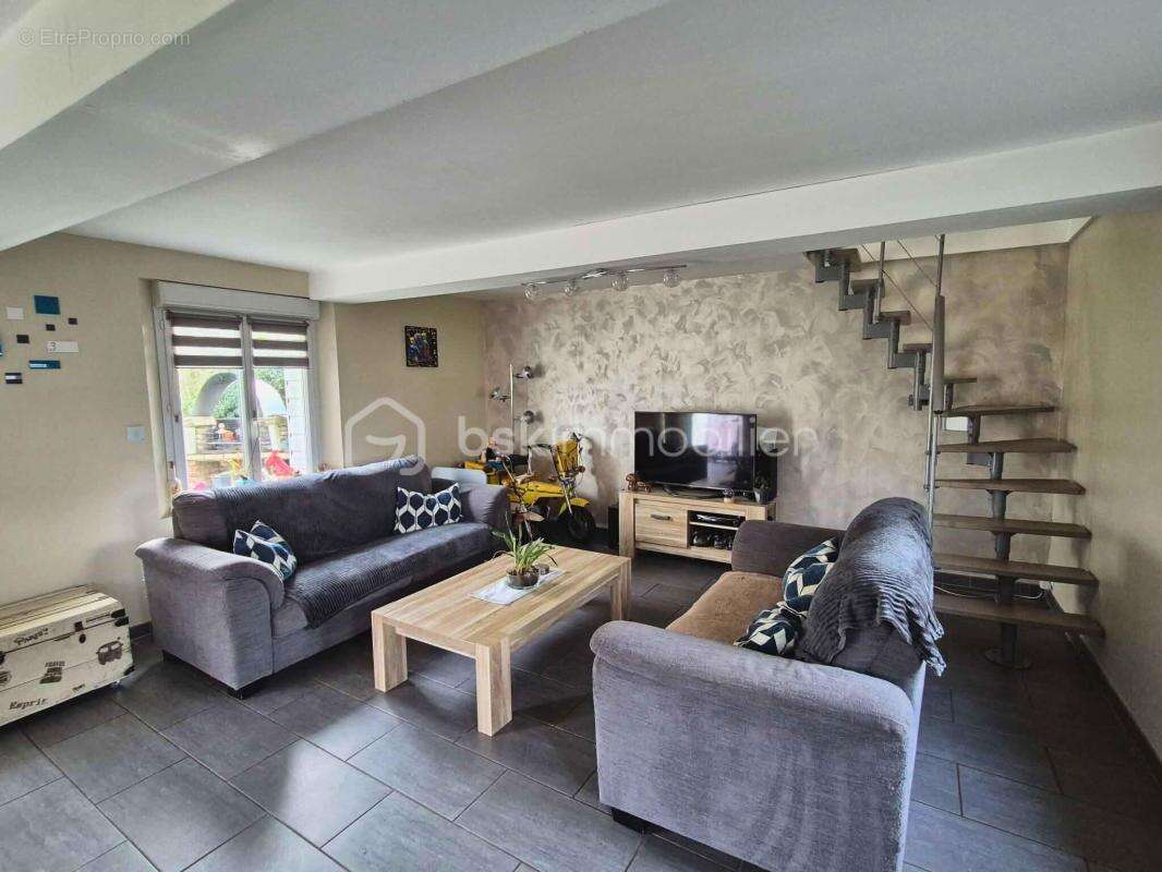 Longère rénovée clé en main – 170 m² – 4 100 m² de terrain – Citerne – Idéale grande famille / gîte / maison d’hôtes – 235 000 € - photo 3