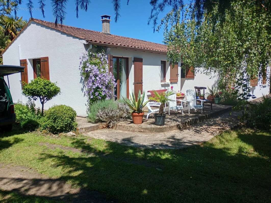 Maison à RIOUX