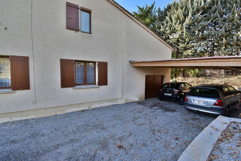 Maison à AIGLUN