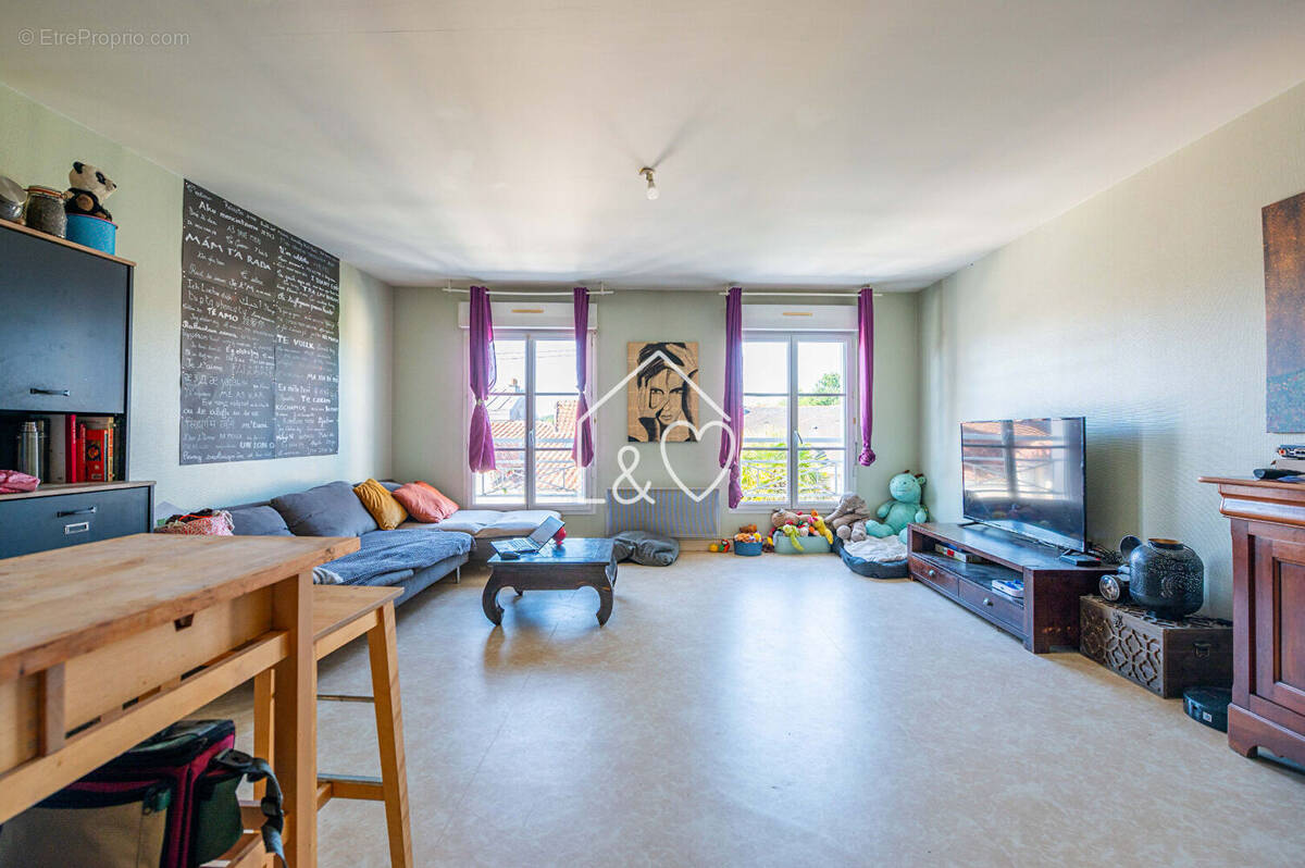 Appartement à INDRE