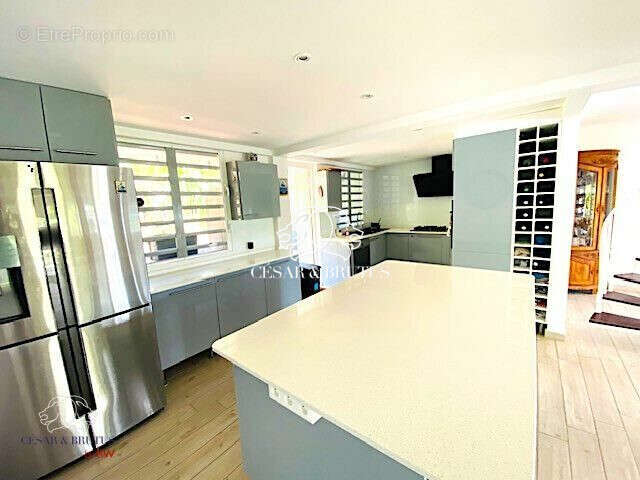 Maison à LES TROIS-ILETS