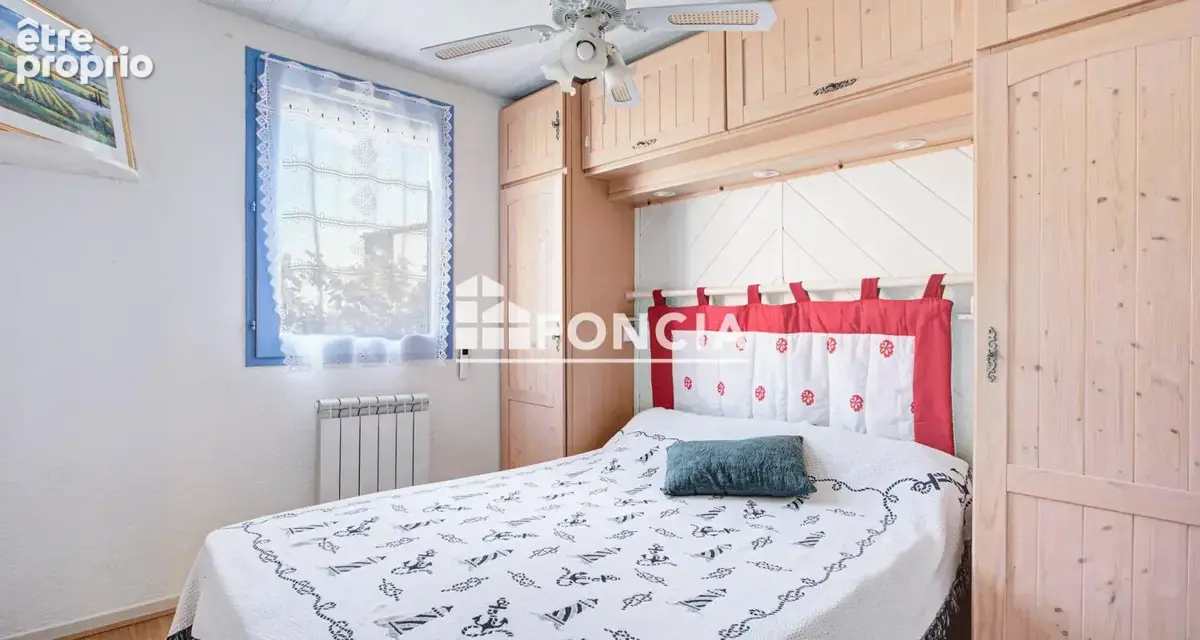 T2 Cabine Vue Mer – Proche Plage & Commodités – Meublé avec Parking – 1er Étage - photo 7