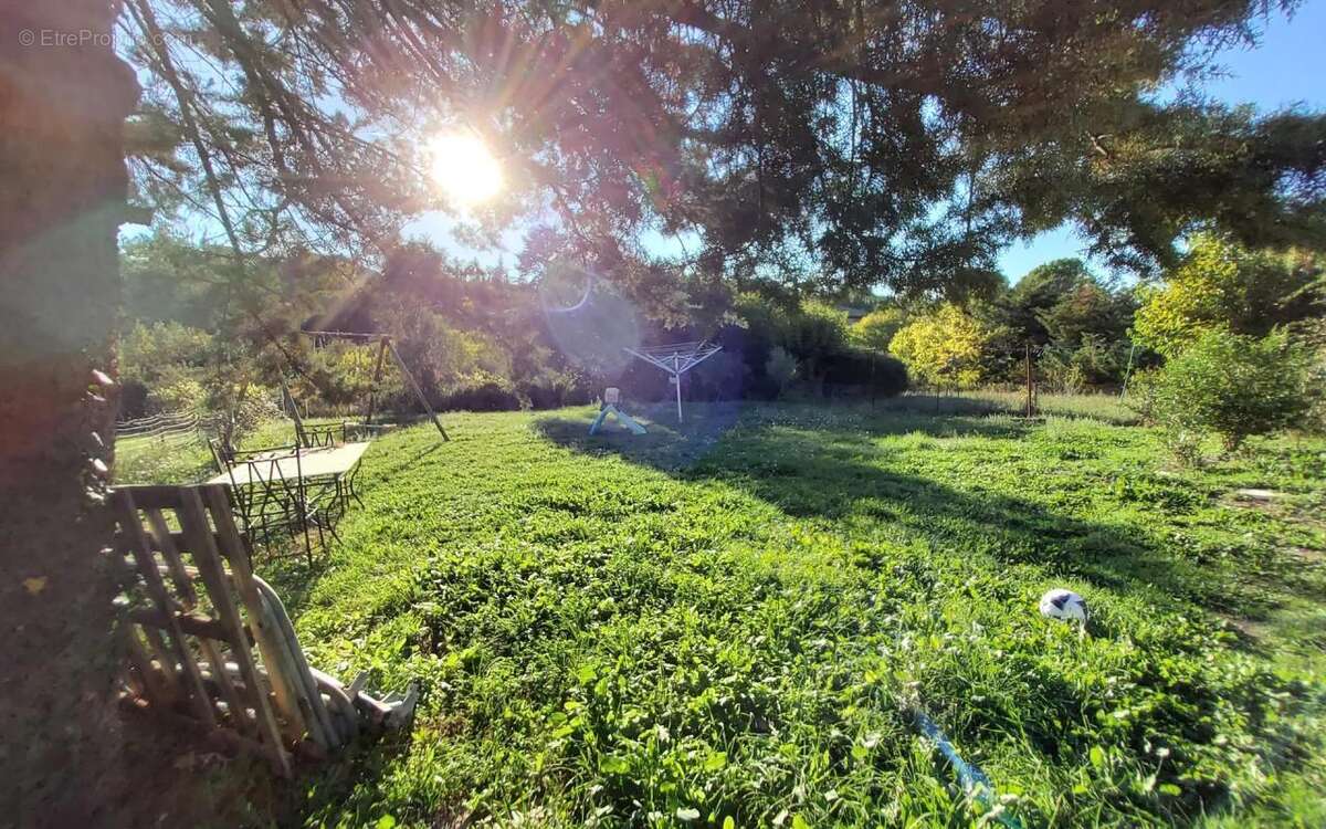 Maison à SAINT-BRES