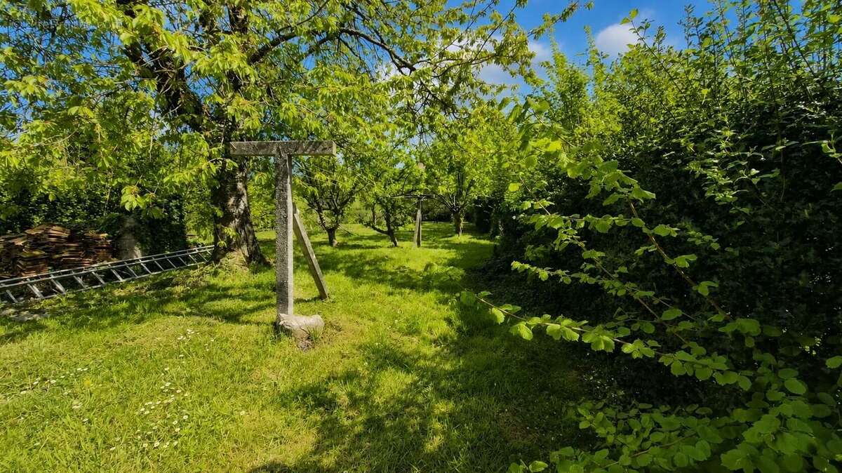 Longère avec dépendances et verger - photo 8