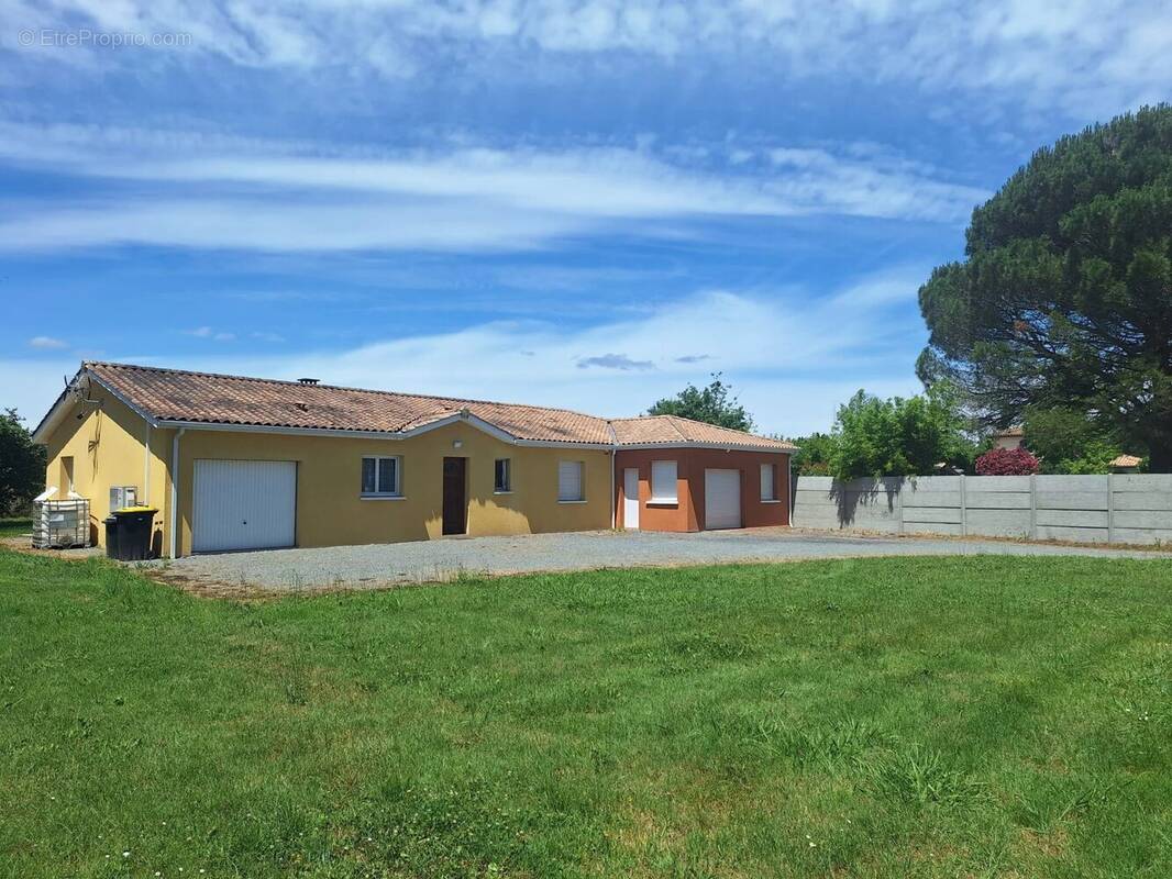 Maison à PINEUILH
