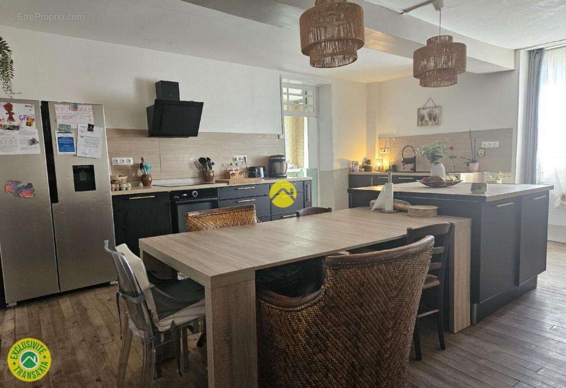 Maison à BIZENEUILLE