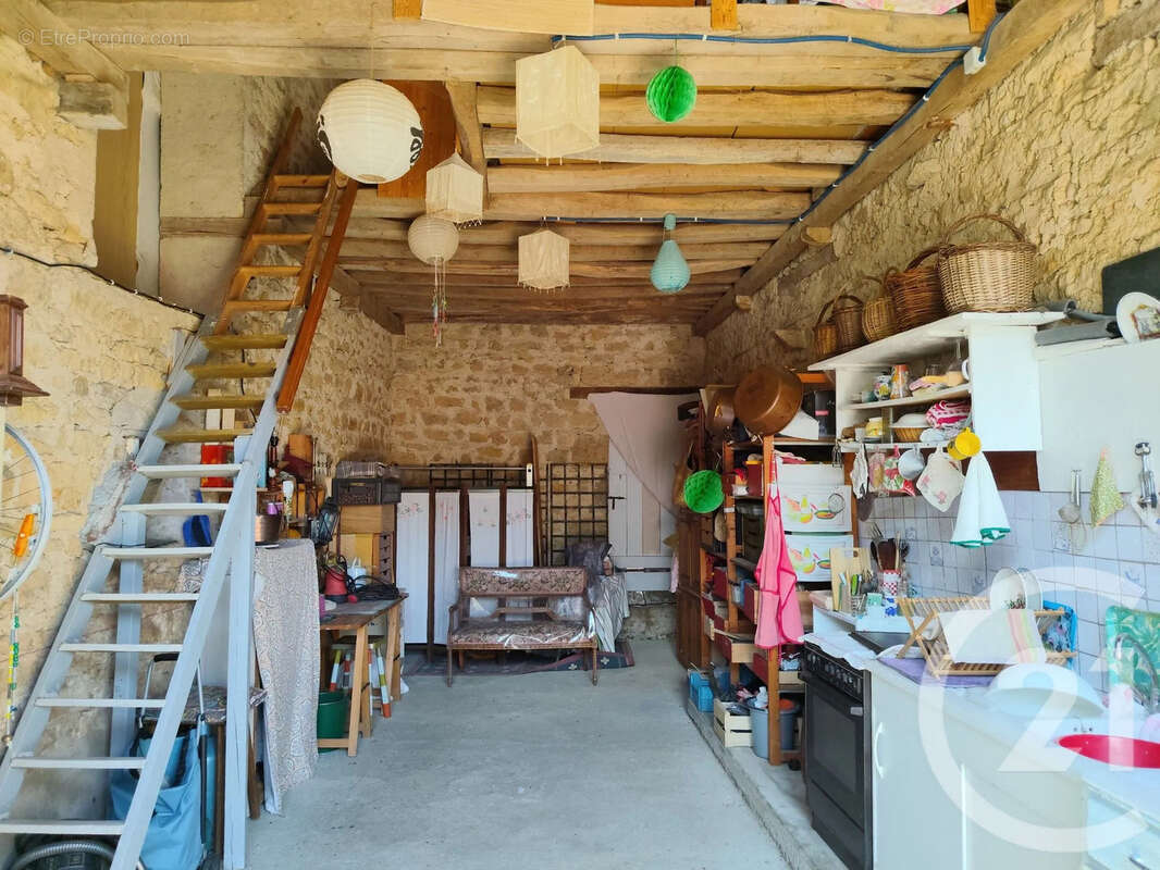 Maison à POUQUES-LORMES