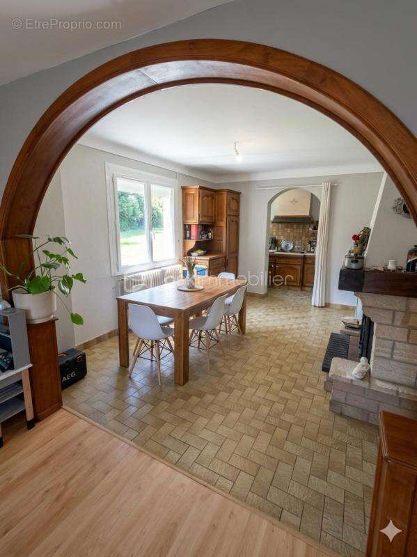 Opportunité Rare : Maison rapportant 8% de Rendement Brut - Idéal Investisseur ou Projet Familial - photo 10