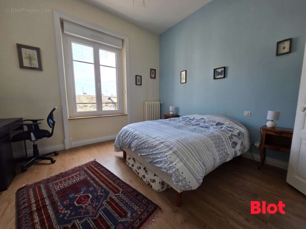 Appartement à FOUGERES