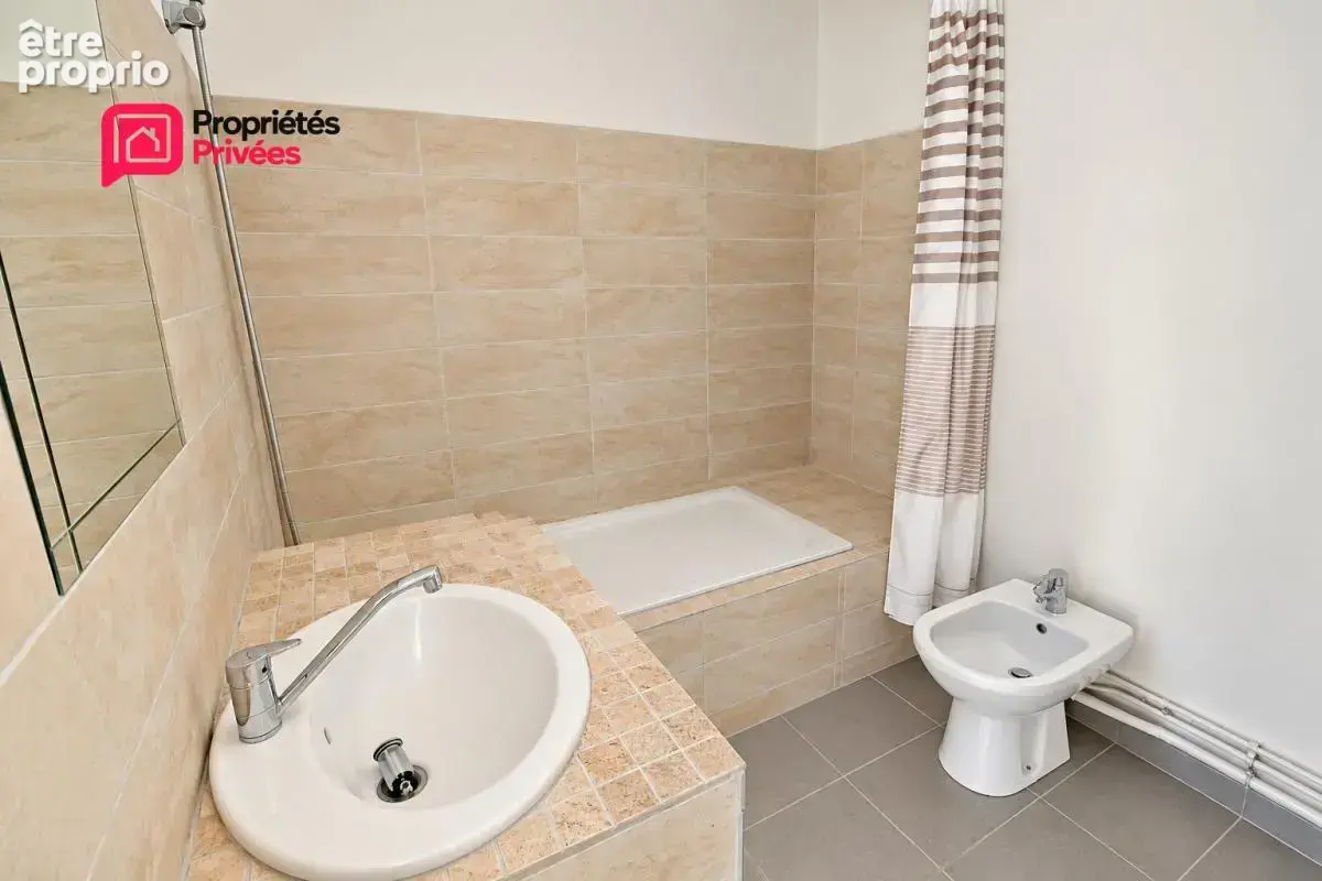 Uzès en exclusivité  studio 44,36 m²  dernier étage  plein sud parking privatif - photo 6