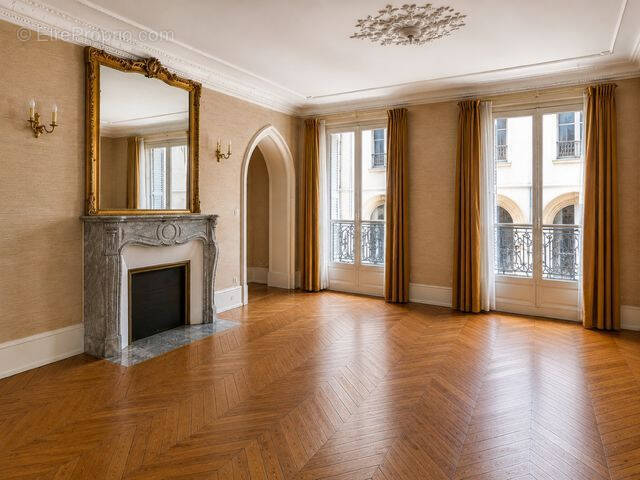 Appartement à PARIS-5E