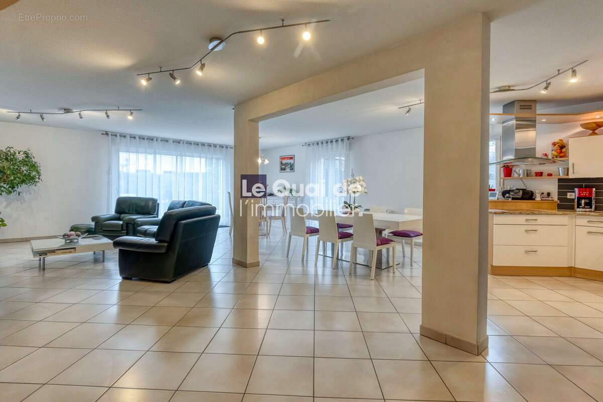 Maison à SAINT-SIMEON-DE-BRESSIEUX