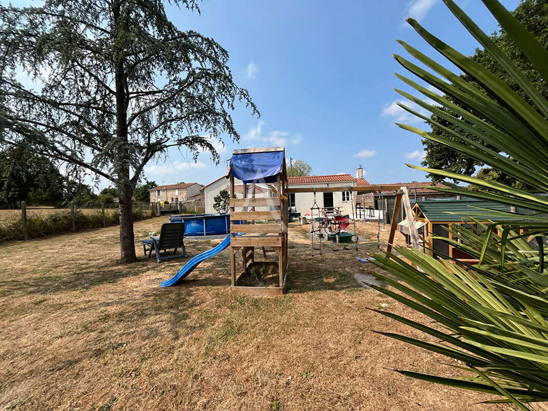 Maison Saint Julien Des Landes 5 pièce(s) - photo 10
