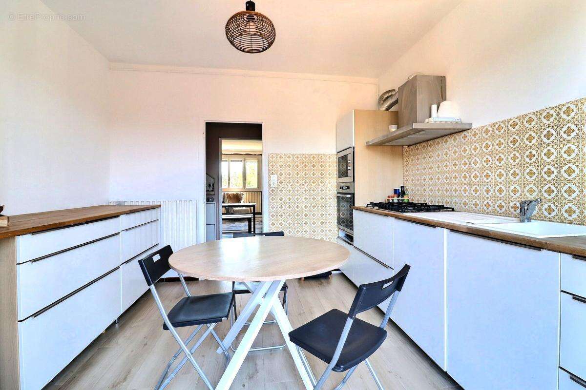 Appartement à CHENOVE