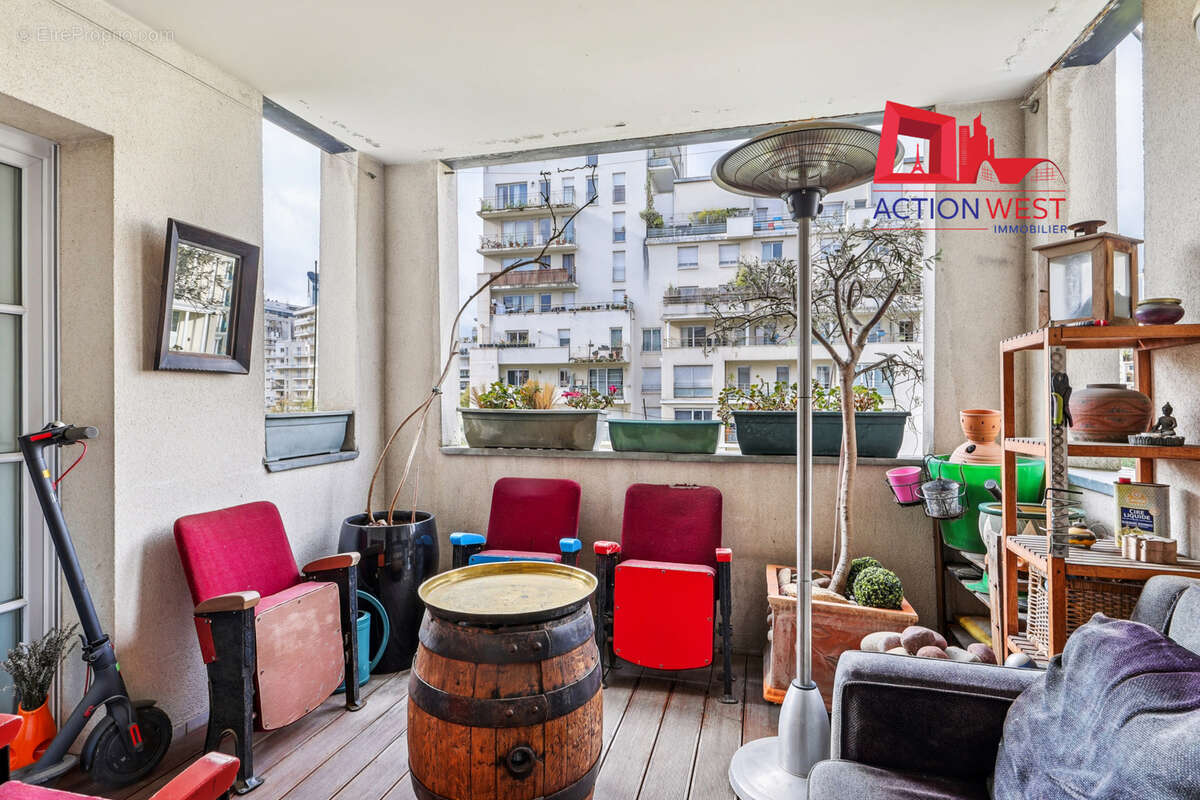 Appartement à COURBEVOIE