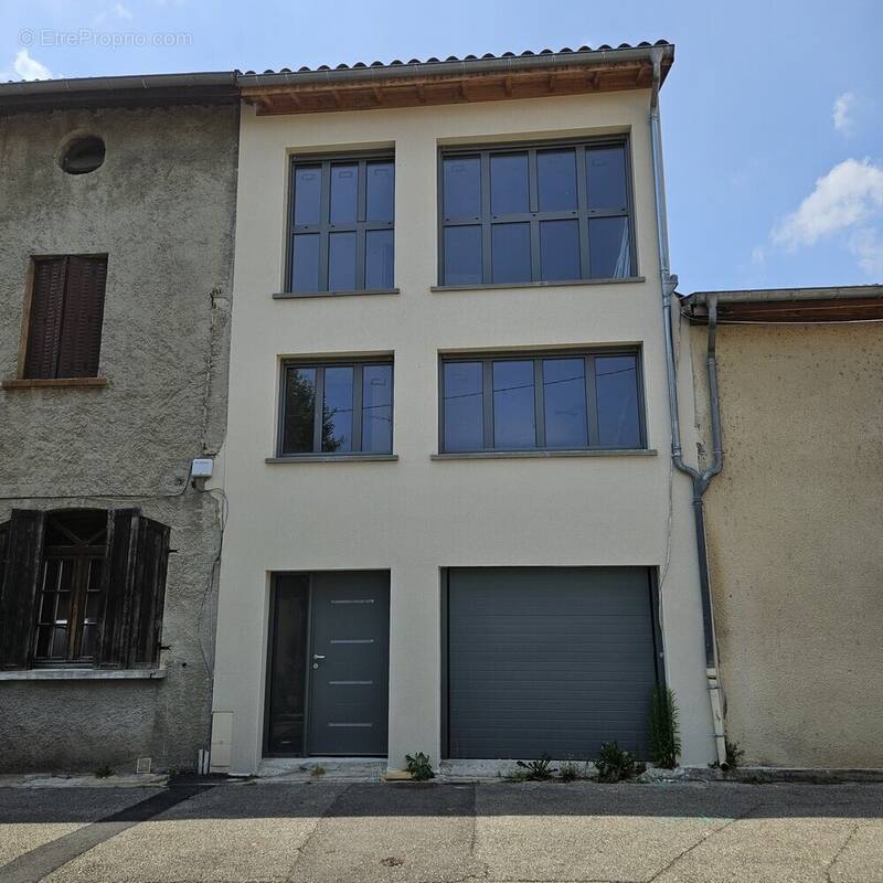 Maison à RILLIEUX-LA-PAPE