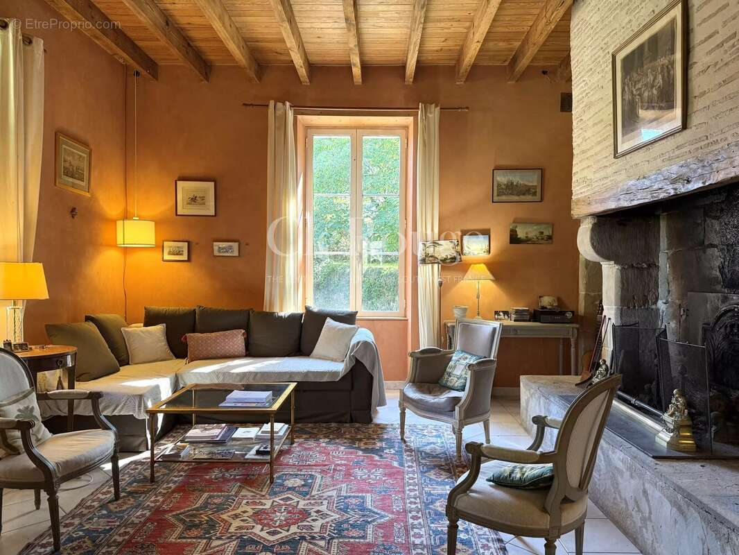 Maison à TOMBEBOEUF