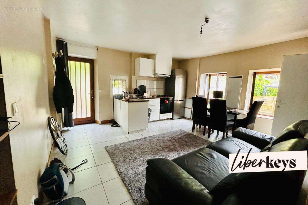 Idéal investissement locatif – Maison de village composée de deux logements loués - photo 7