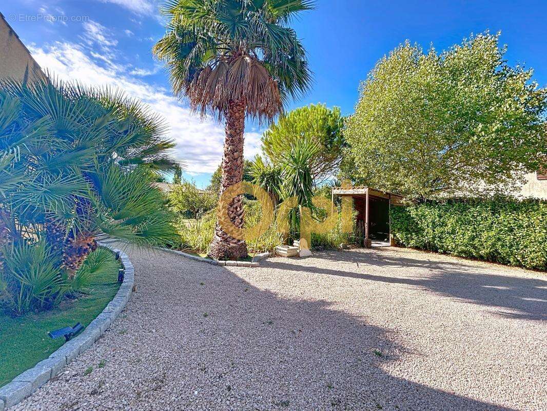 Maison à BAGNOLS-EN-FORET