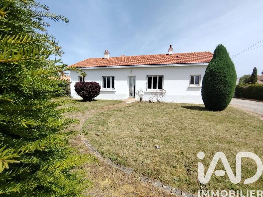 Photo 1 - Maison à SAINT-PHILBERT-DE-GRAND-LIEU