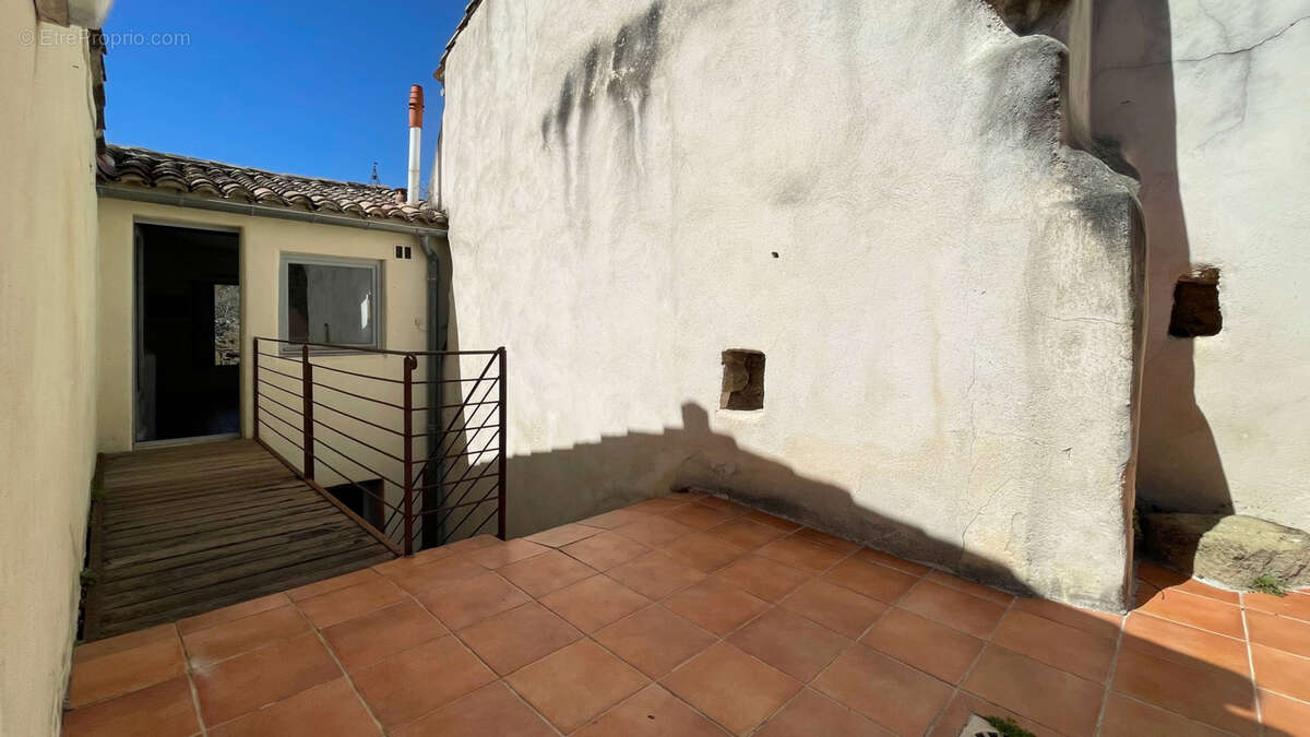 Maison à SAINT-QUENTIN-LA-POTERIE