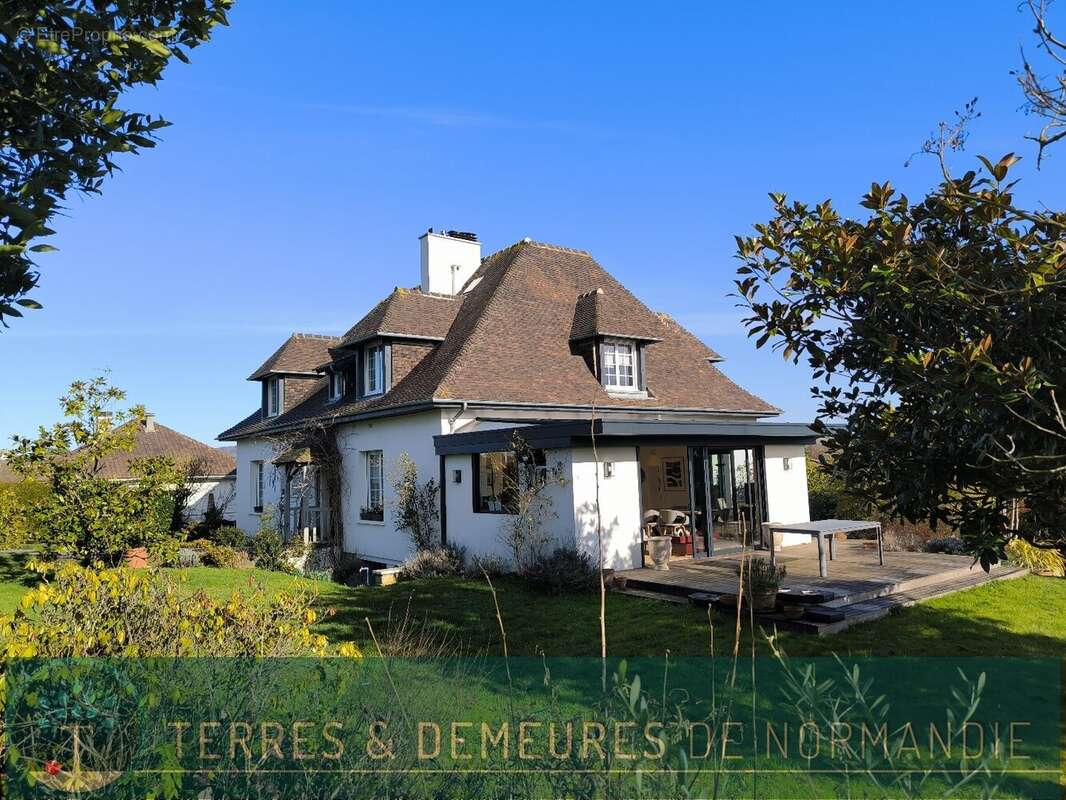 Maison à PONT-L'EVEQUE