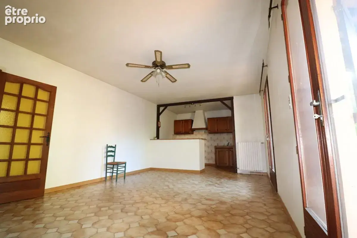 ARLES  Quartier Gimeaux  Maison de  200 m² sur 8 000 m² de terrain - photo 11