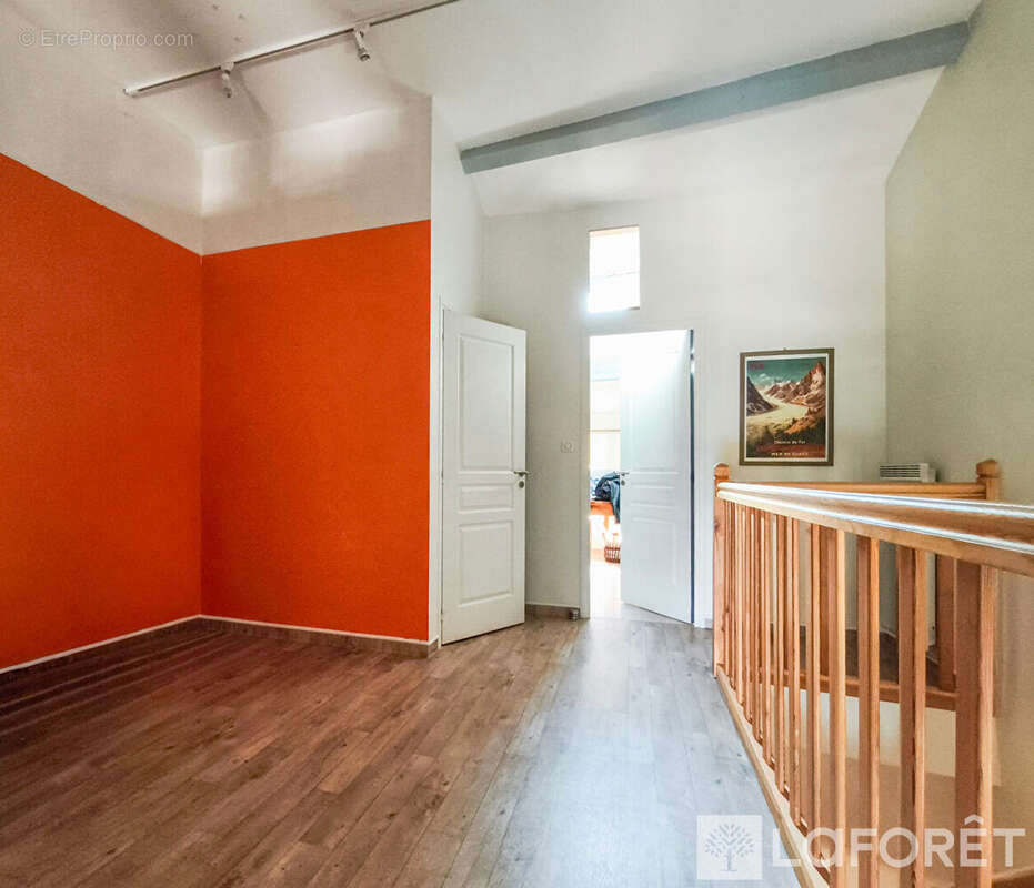 Appartement à AIGUILHE