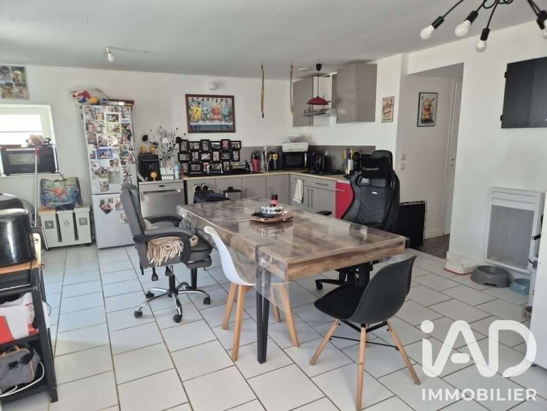 Maison 91 m² à Savigne  - photo 3