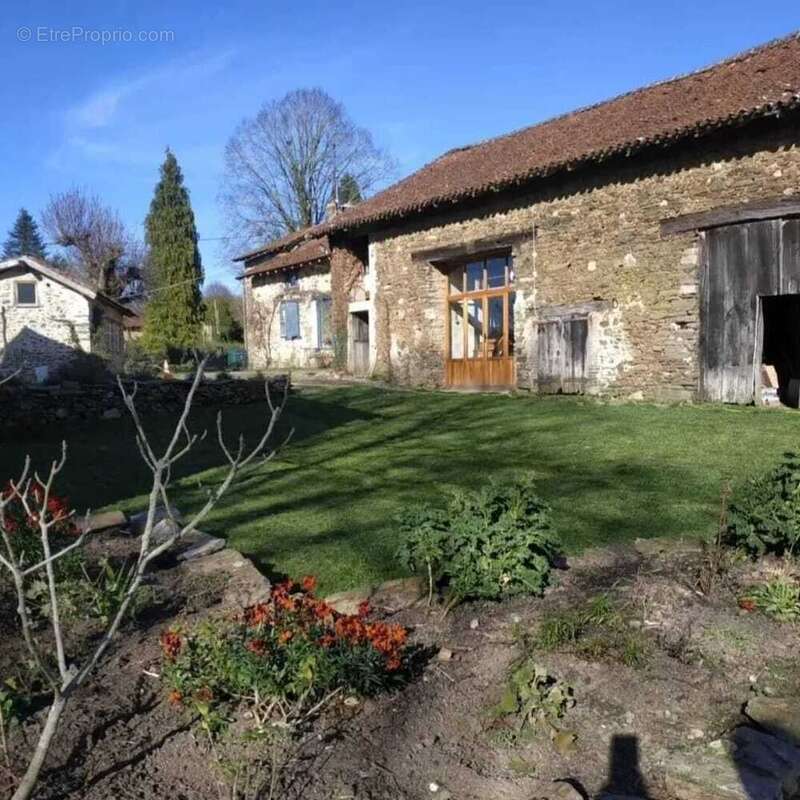 Maison à SAINT-BONNET-BRIANCE