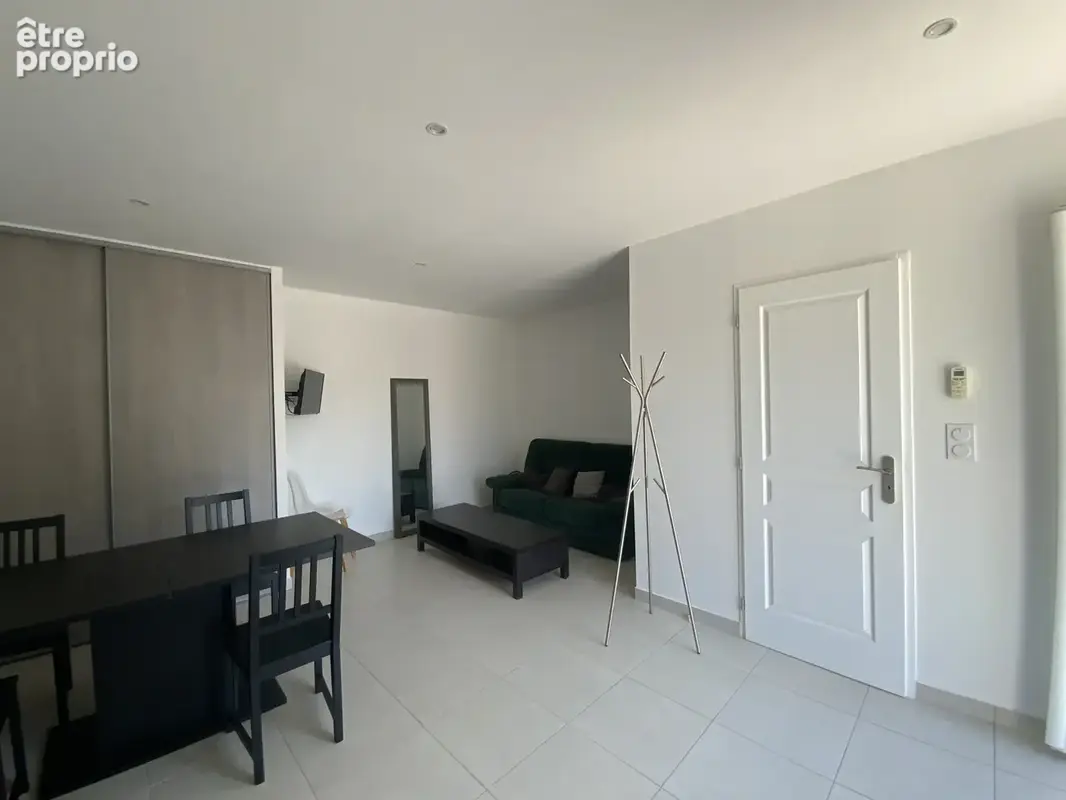 Maison de plain pied de 148 m2 avec piscine et T2 indépendant sur terrain de 1000 m2. - photo 15