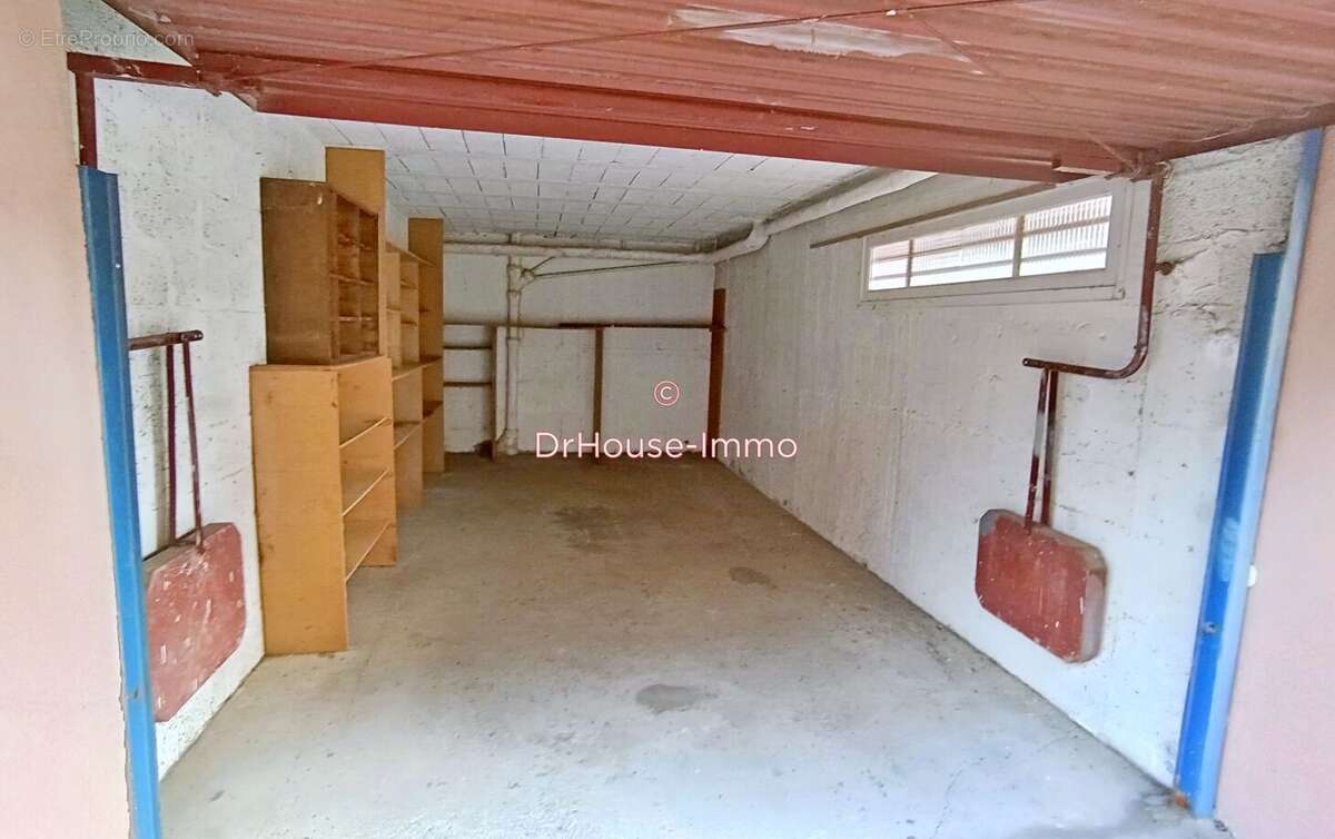 Parking à SAINT-ETIENNE