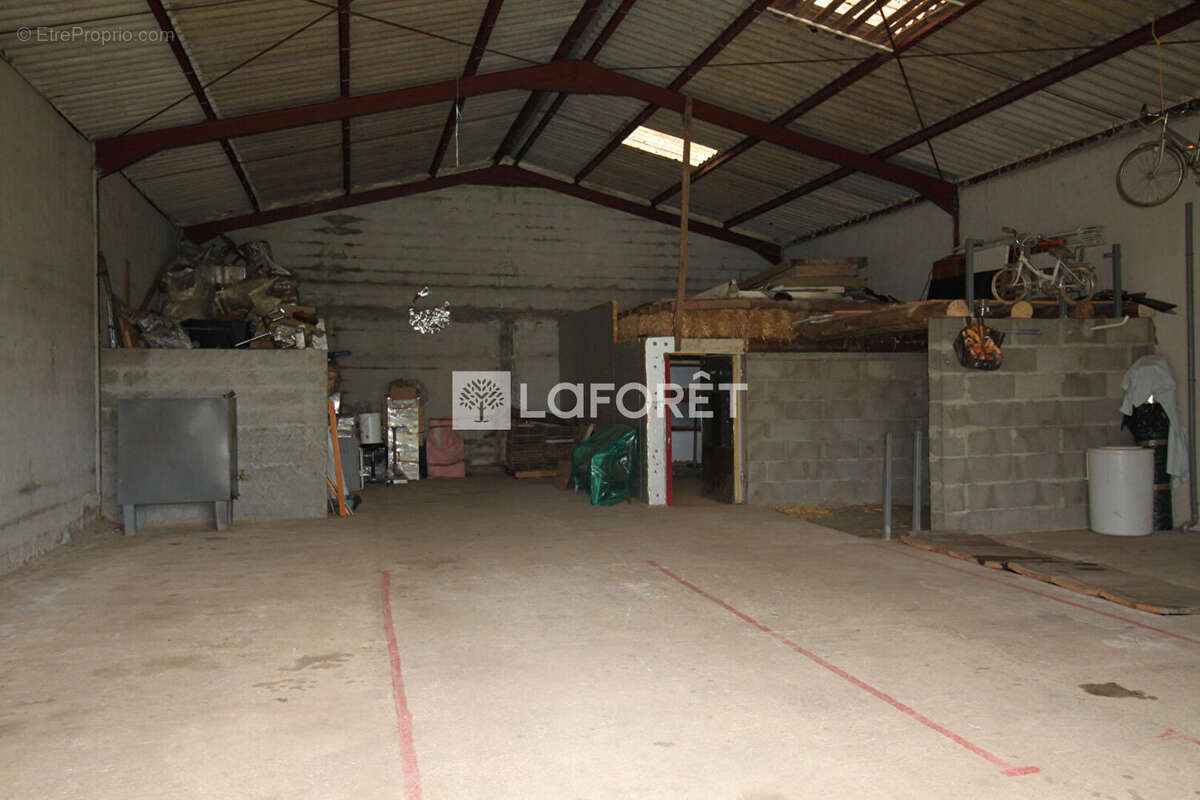 Maison à CONDAT-SUR-TRINCOU