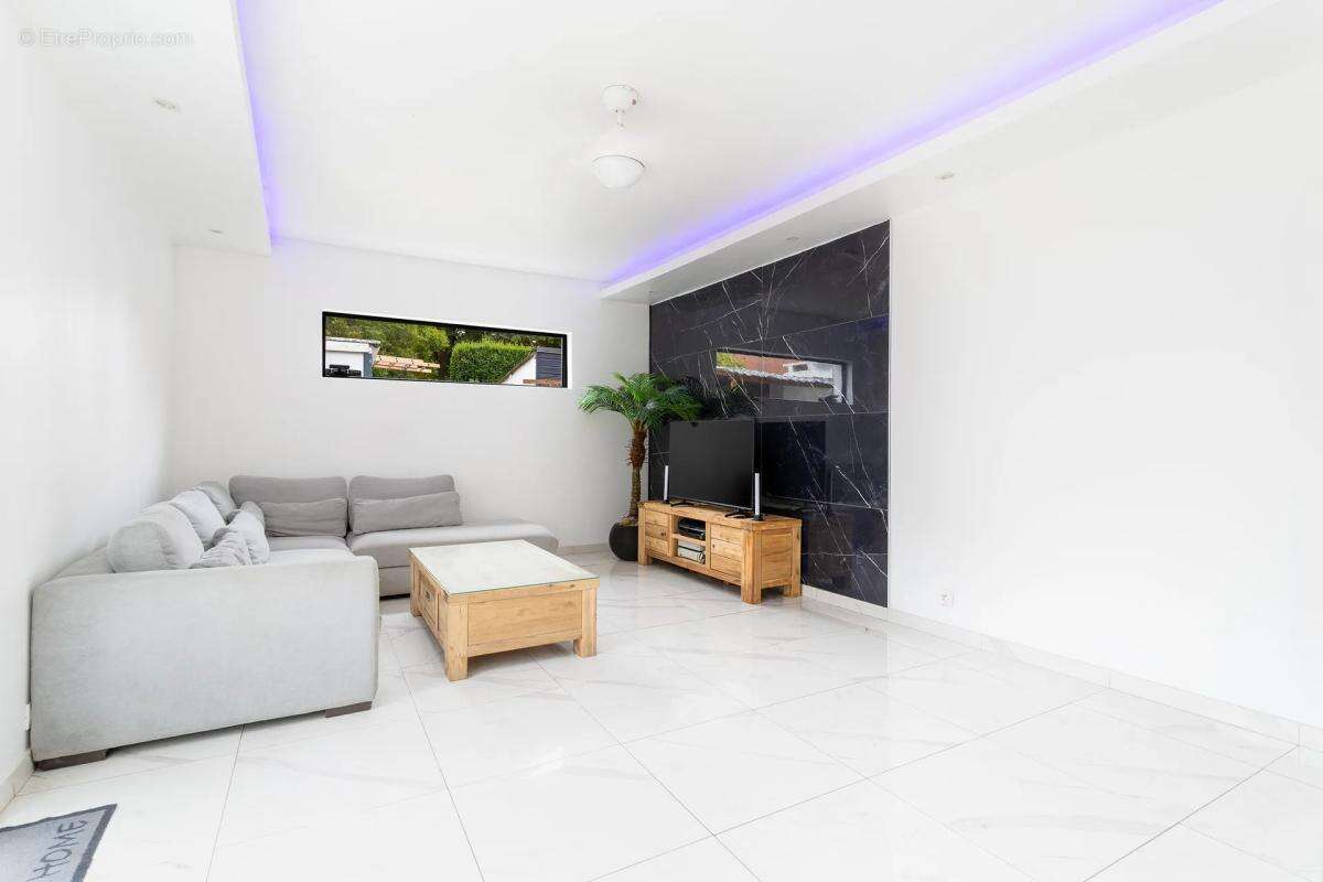Maison de 4 pièces de 88 m² à Tourcoing Les Orions - photo 2
