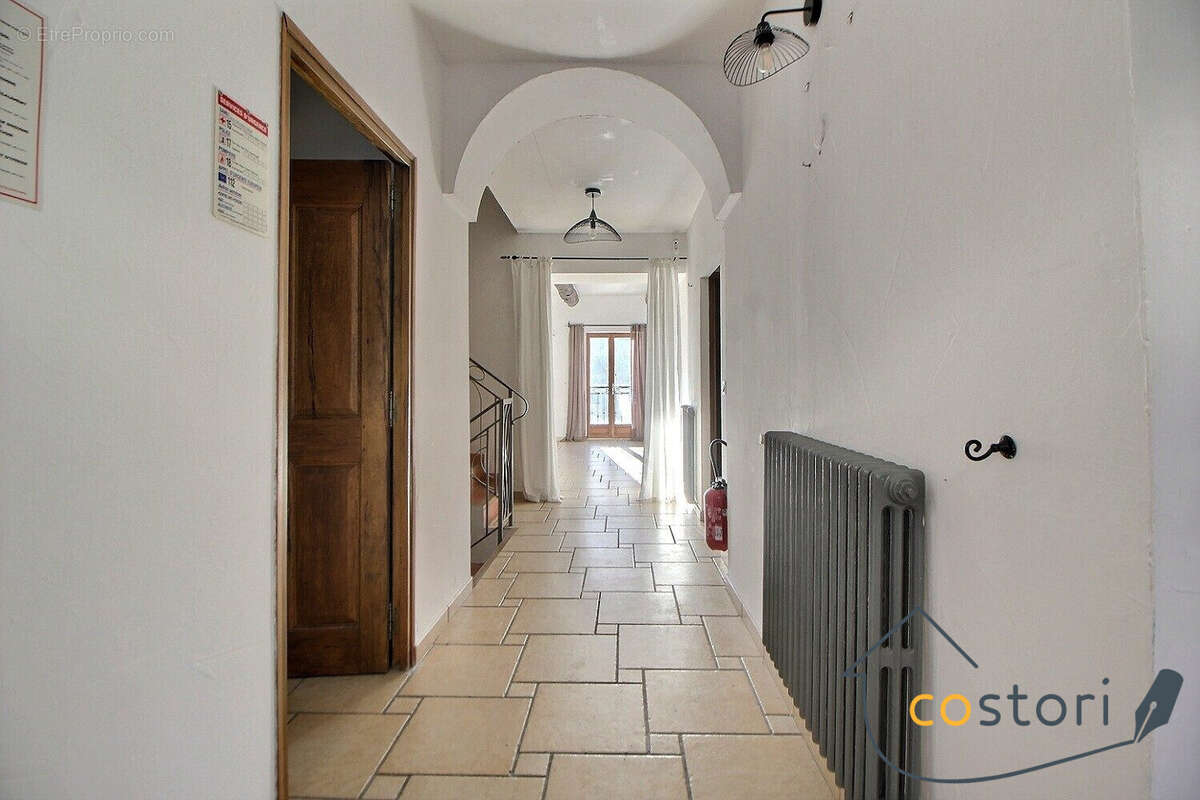 Maison 277 m² à Flayosc  - photo 5