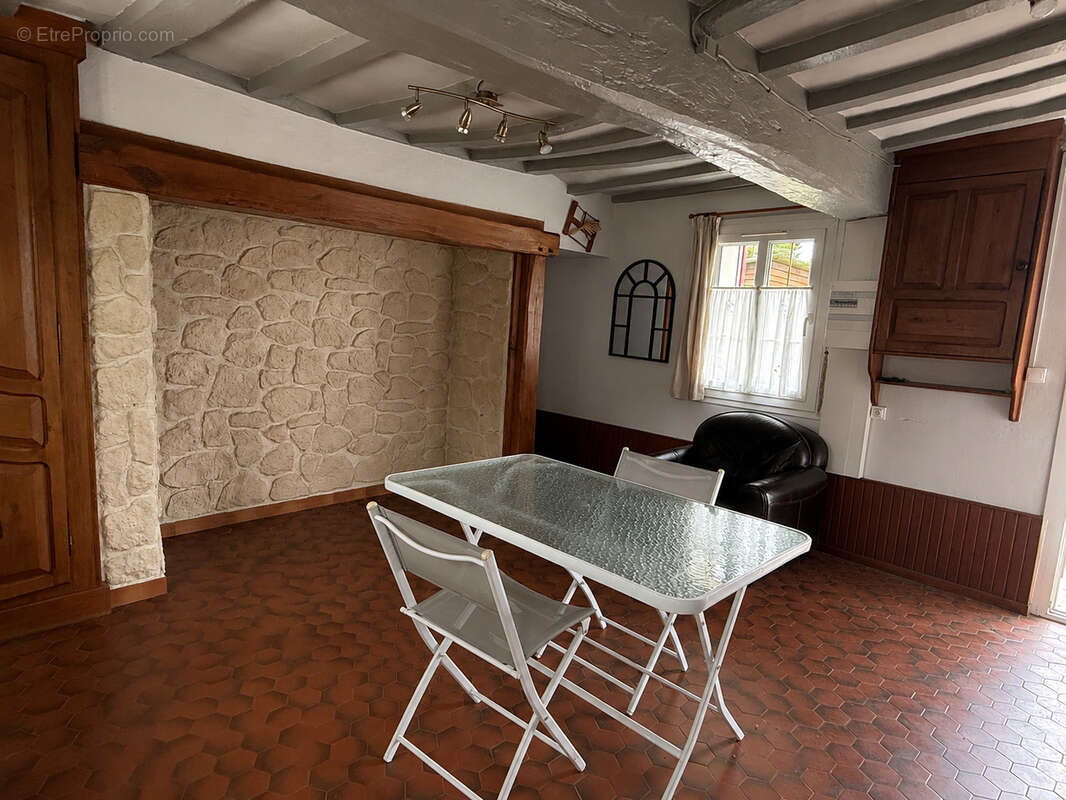 Maison à LIGNIERES-CHATELAIN