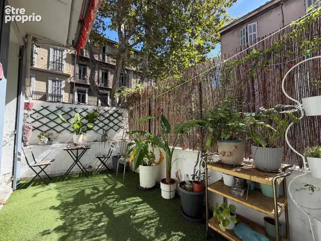 Appartement à MARSEILLE-4E