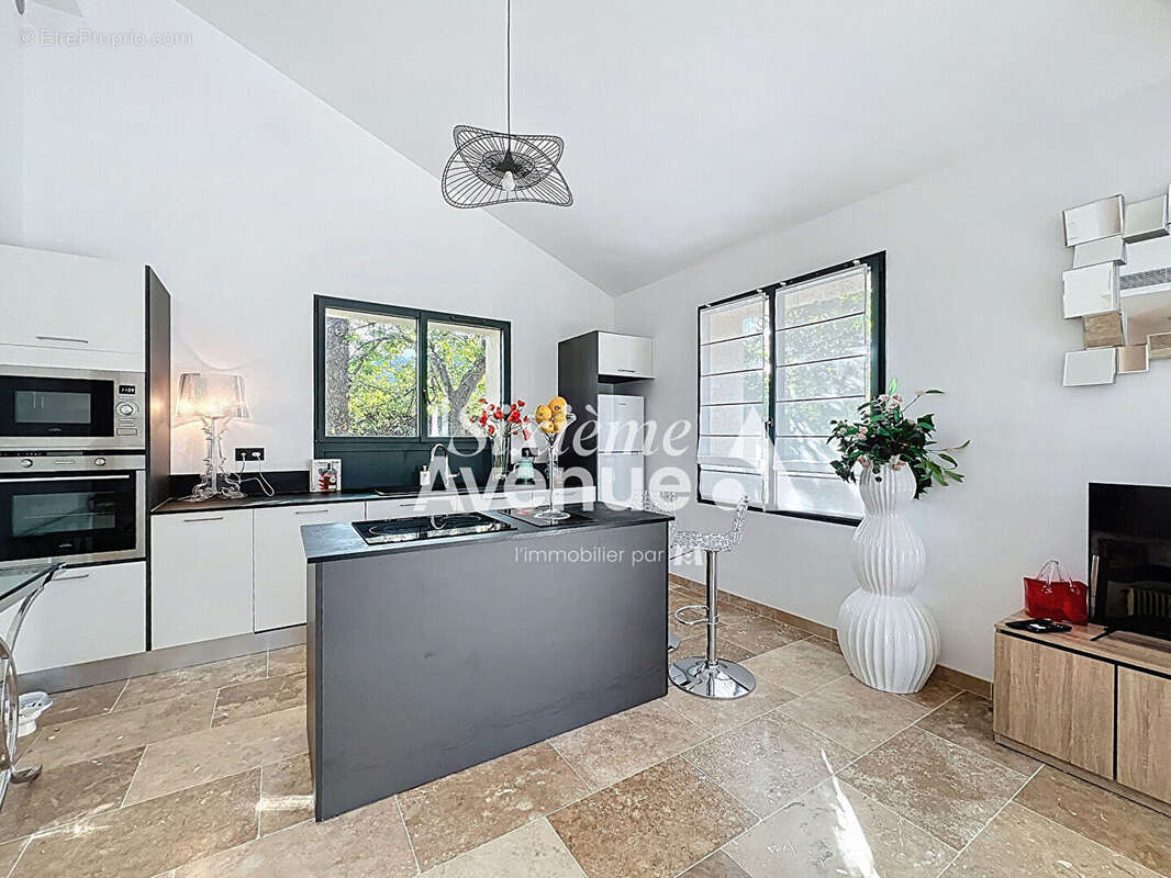 Appartement à MOUGINS