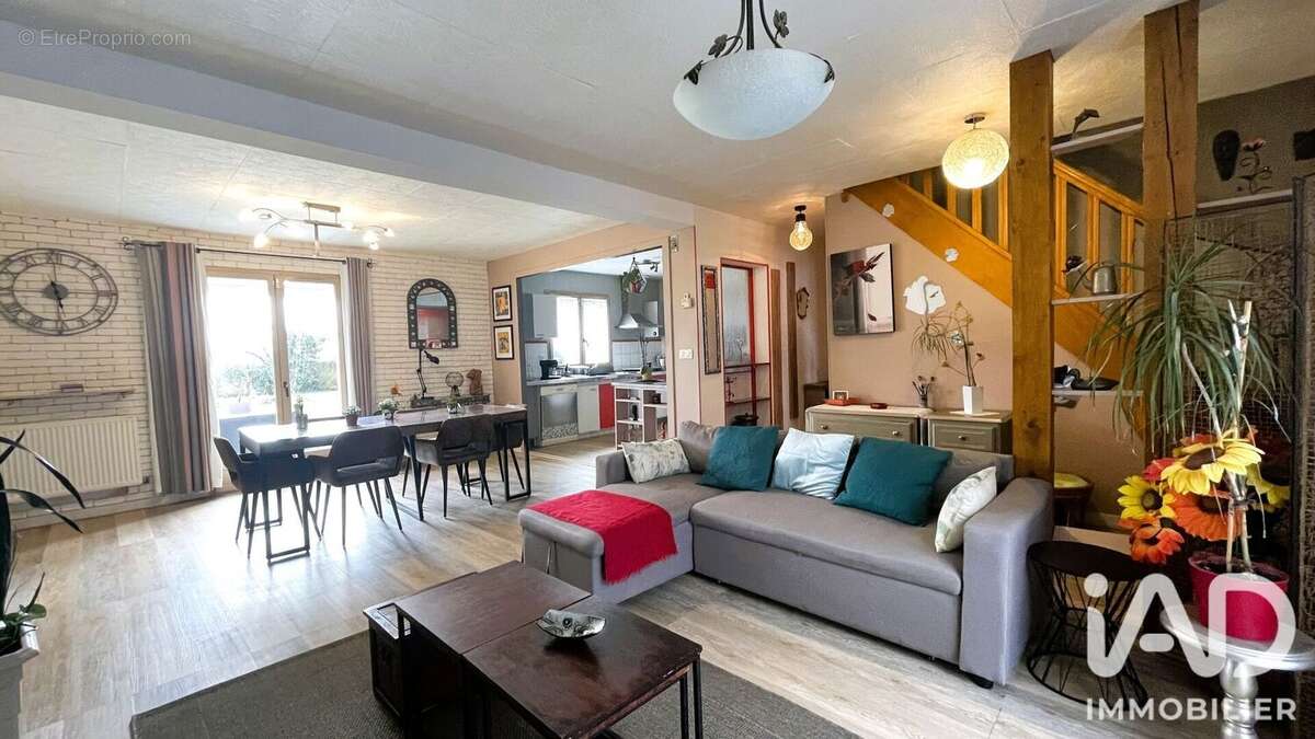 Maison 108 m² à Le Plessis-Pate  - photo 3