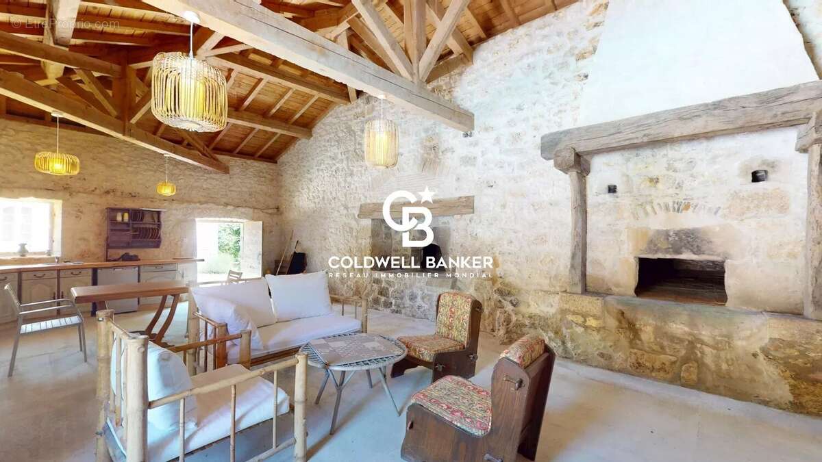 Maison à MONTAIGU-DE-QUERCY