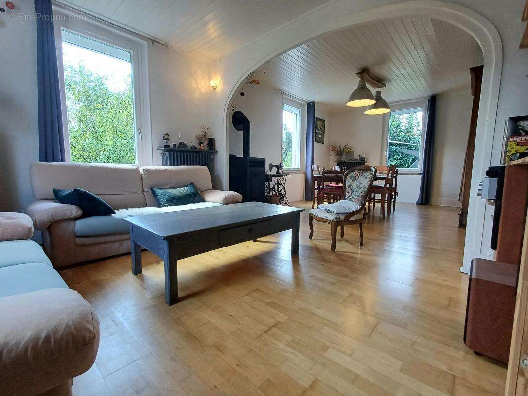 Maison à LES ECHELLES