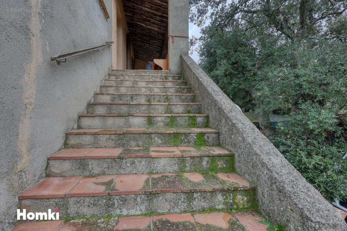 Maison à PLAN-DE-LA-TOUR