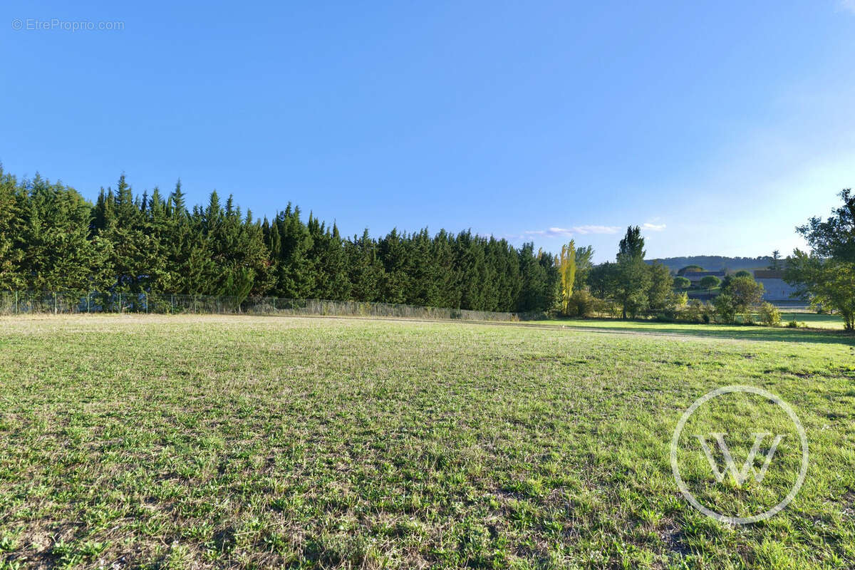 Terrain à VILLENEUVE-LES-MONTREAL