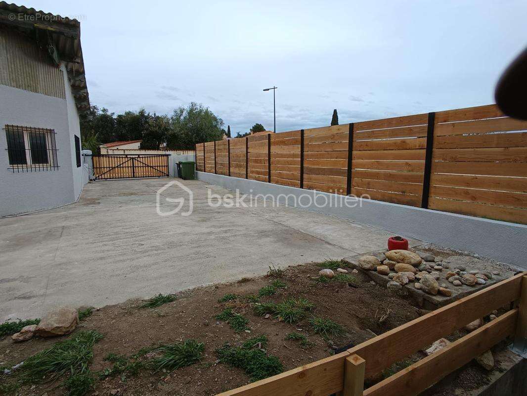 Maison à SAINT-ESTEVE